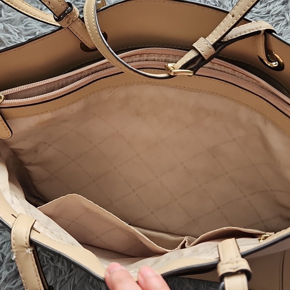 Michael kors tote - Picture 6 of 8